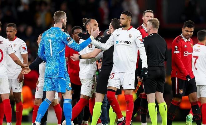 阿根廷横扫塞维利亚，卡塞米罗扛起全队