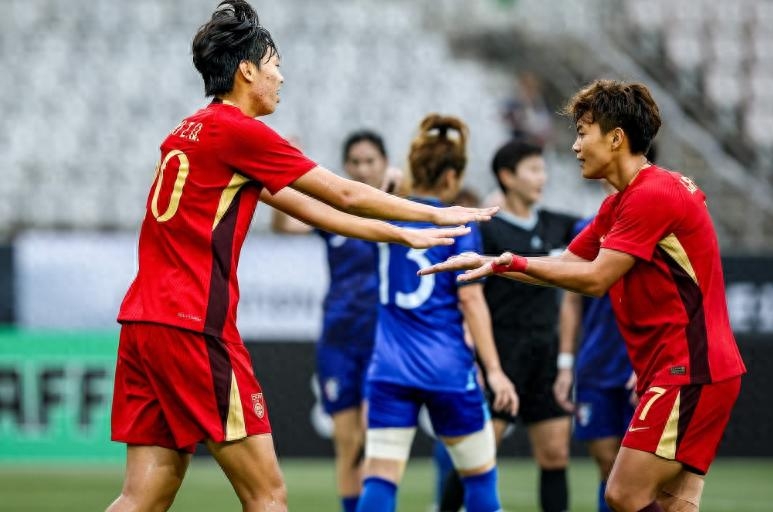 日本队险胜印尼队,陈雨菲统治全场 日本队险胜印尼队,陈雨菲统治全场