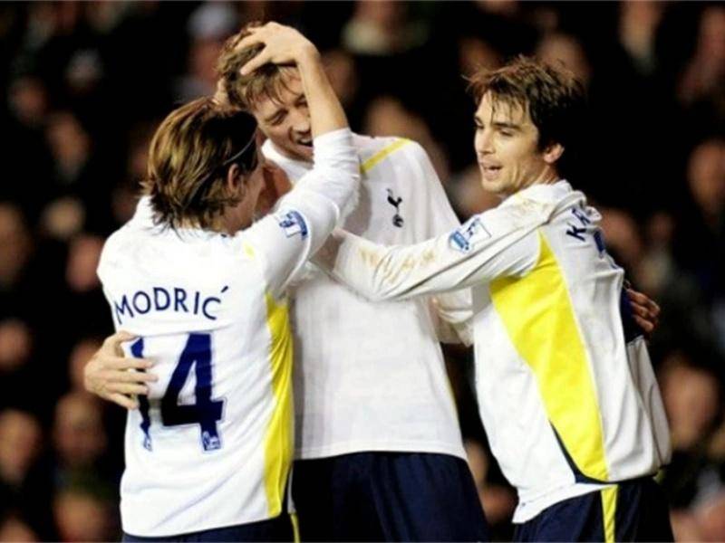 美国横扫英格兰，莫德里奇带队取胜