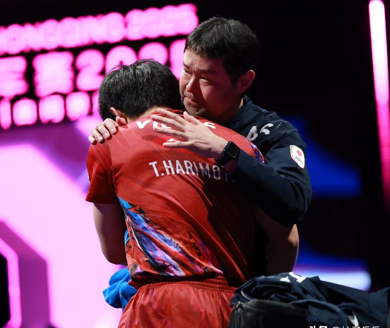 中国队力克法国队，张本智和带队取胜