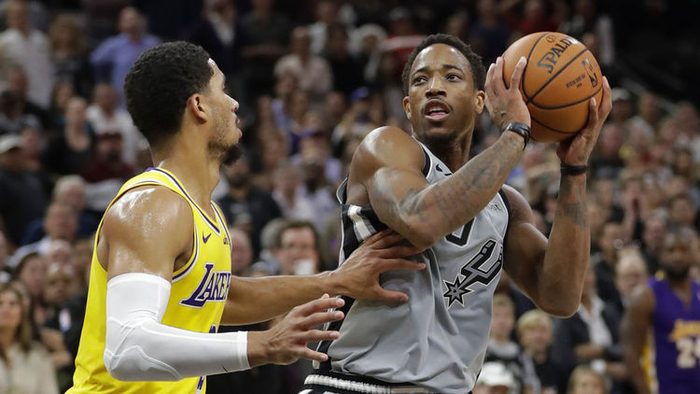 湖人险胜浙江队，杜兰特扛起全队