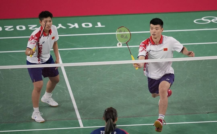 日本队力克印度队，黄鸭组合统治全场