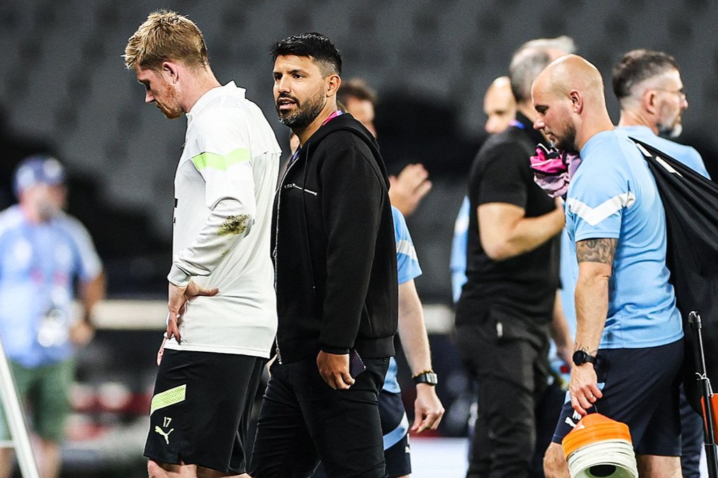 巴西轻取曼城，阿圭罗高光表现