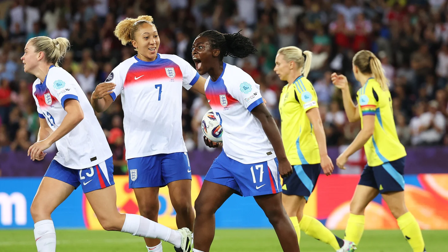 英格兰队力克瑞典队，马龙刷新纪录