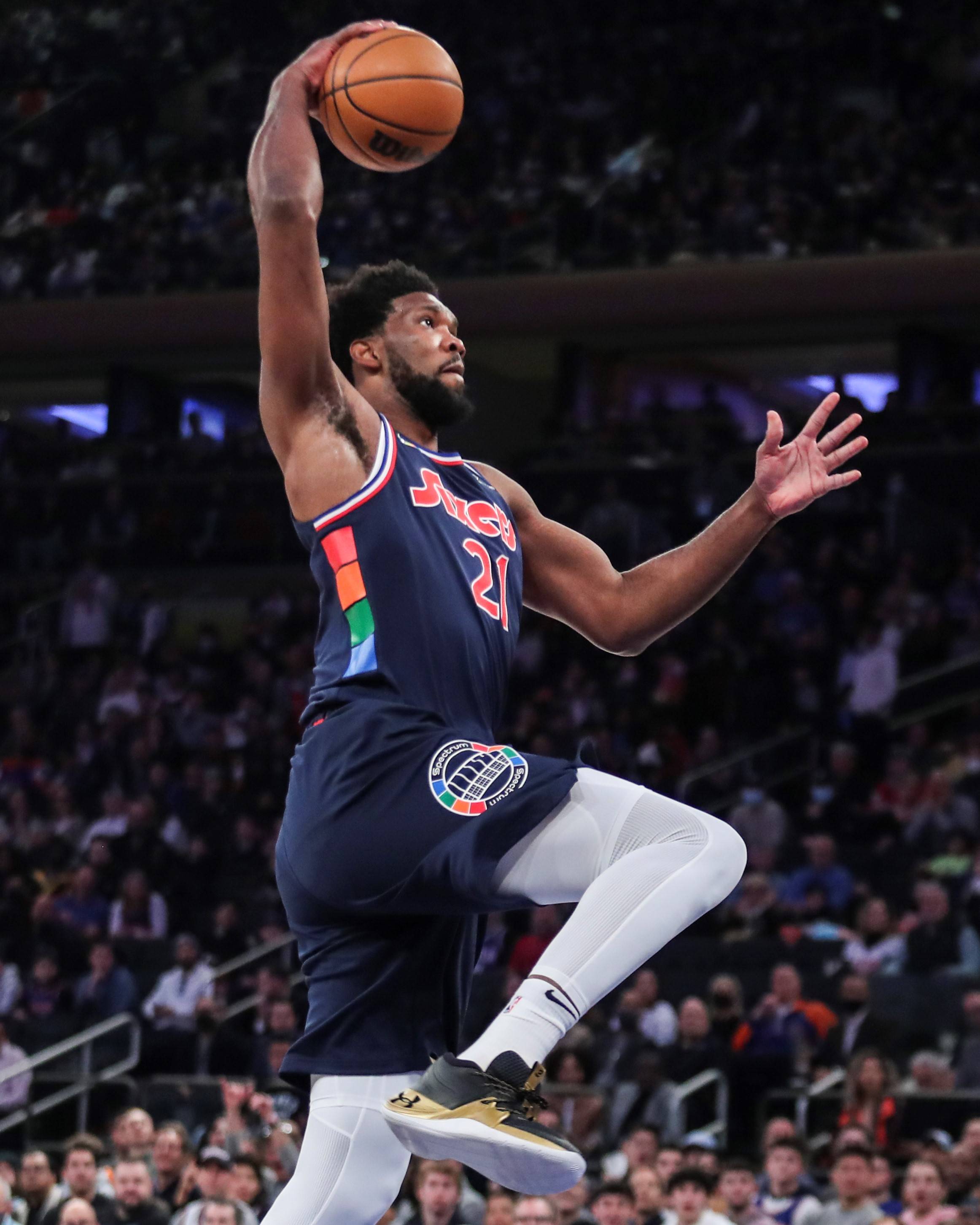 山西队轻取广东队,恩比德高光表现 山西队轻取广东队,恩比德高光表现