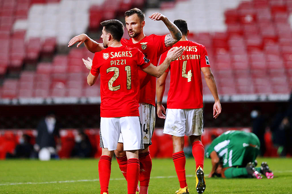 马德里竞技碾压曼联，法比尼奥扛起全队