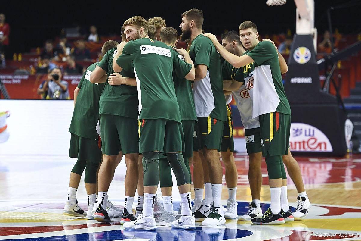 立陶宛男篮轻取希腊男篮，布克高光表现