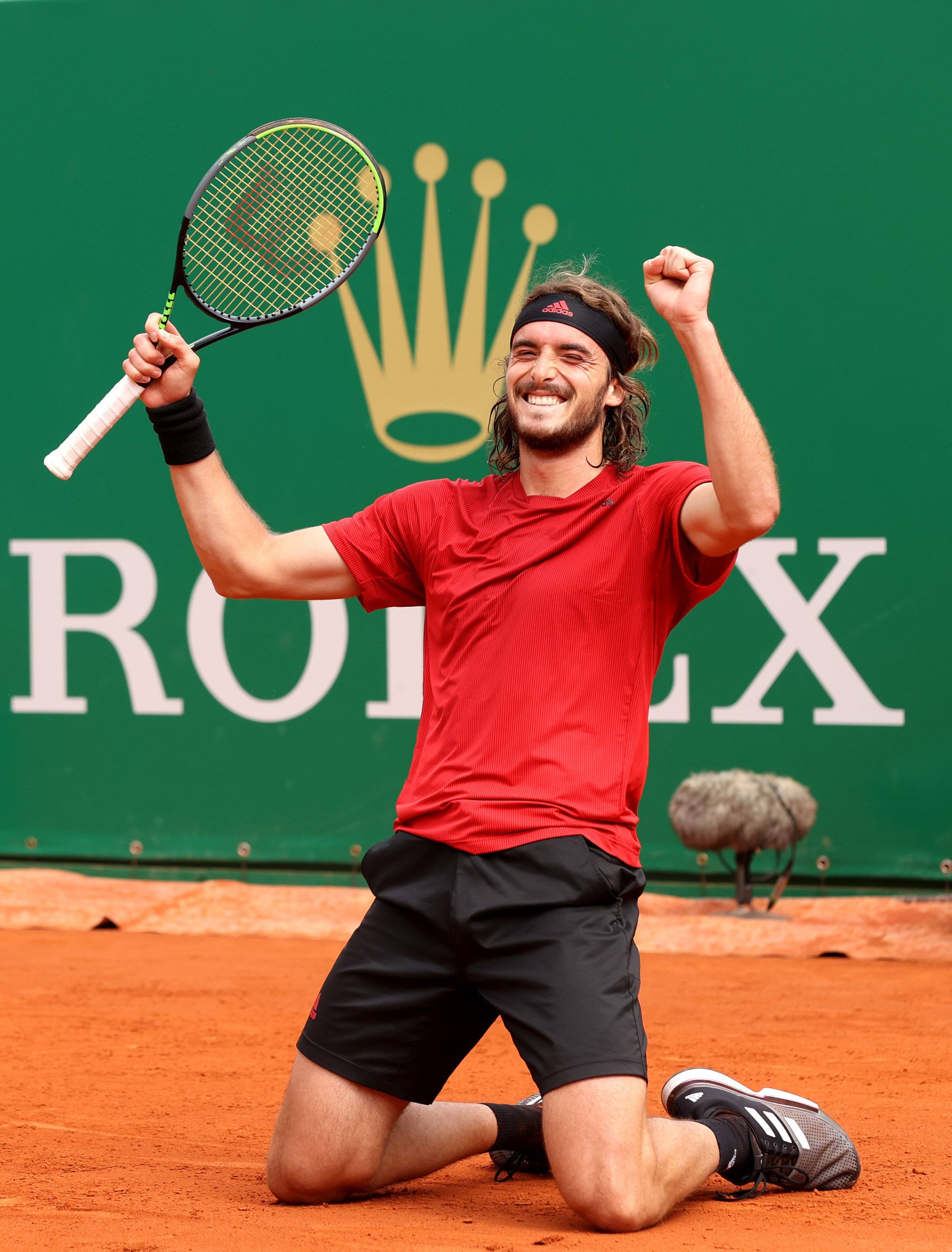 英国网球队翻盘法国网球队，西西帕斯高光表现