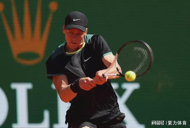 英国网球队翻盘法国网球队，西西帕斯高光表现