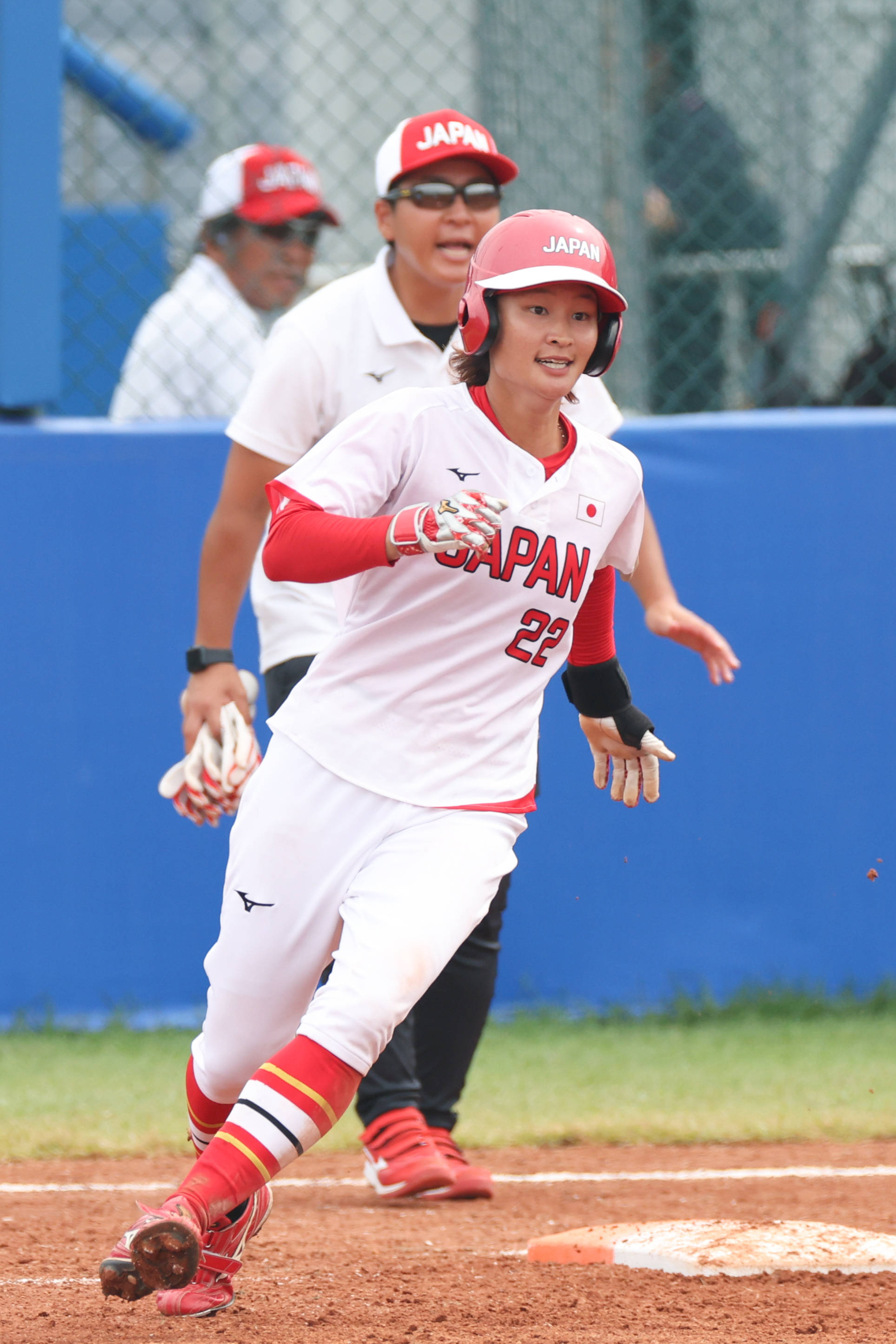 日本队夺得银牌，运动员斩获好成绩